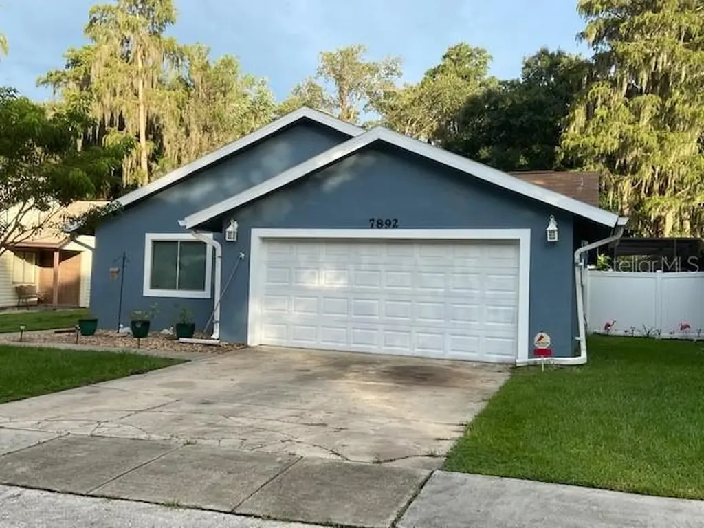 7892 Autumn Wood Drive Orlando FL 32825
