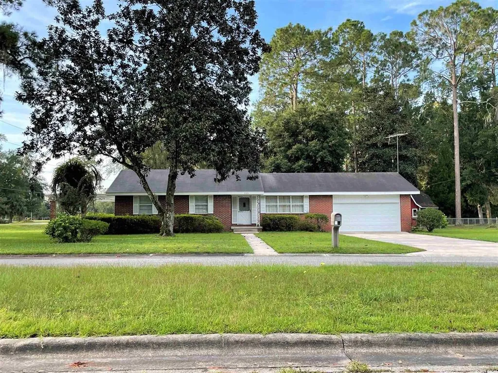 526 SW Chapel Hill Street Lake City FL 32025