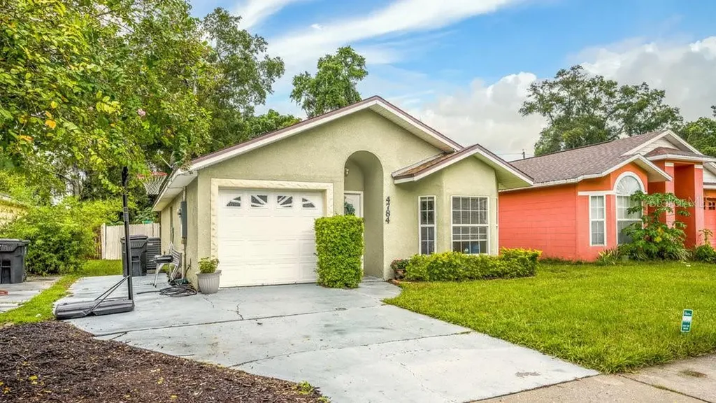 4784 Sanoma Village Orlando FL 32808