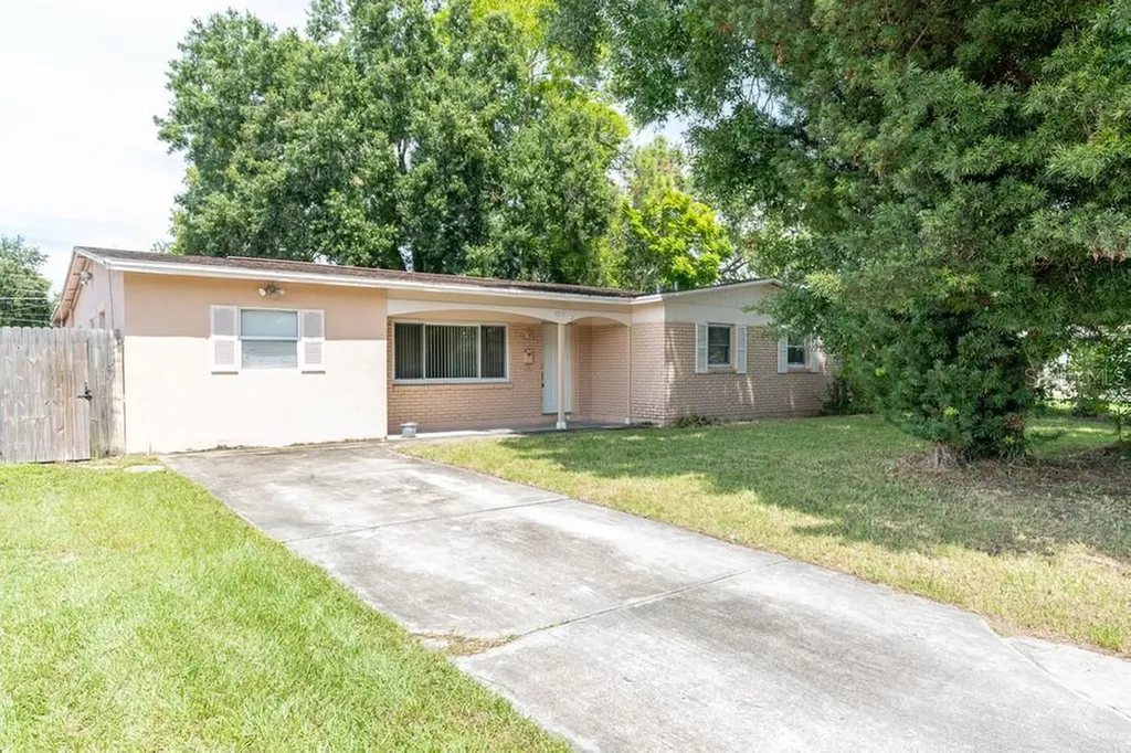 7711 W Powhatan Avenue Tampa FL 33615