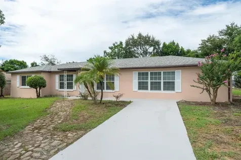 345 W Seminole Avenue Eustis FL 32726
