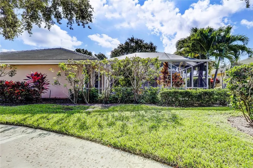 3204 Lakemont Court Palm Beach Gardens FL 33403