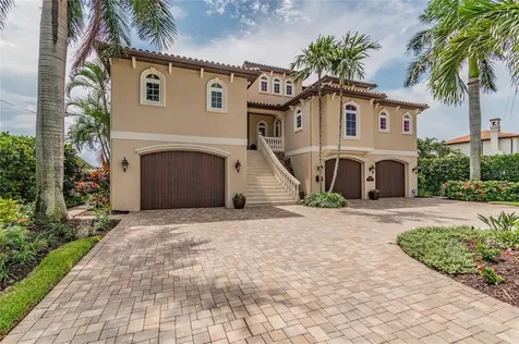 774 Placido Way NE St Petersburg FL 33704