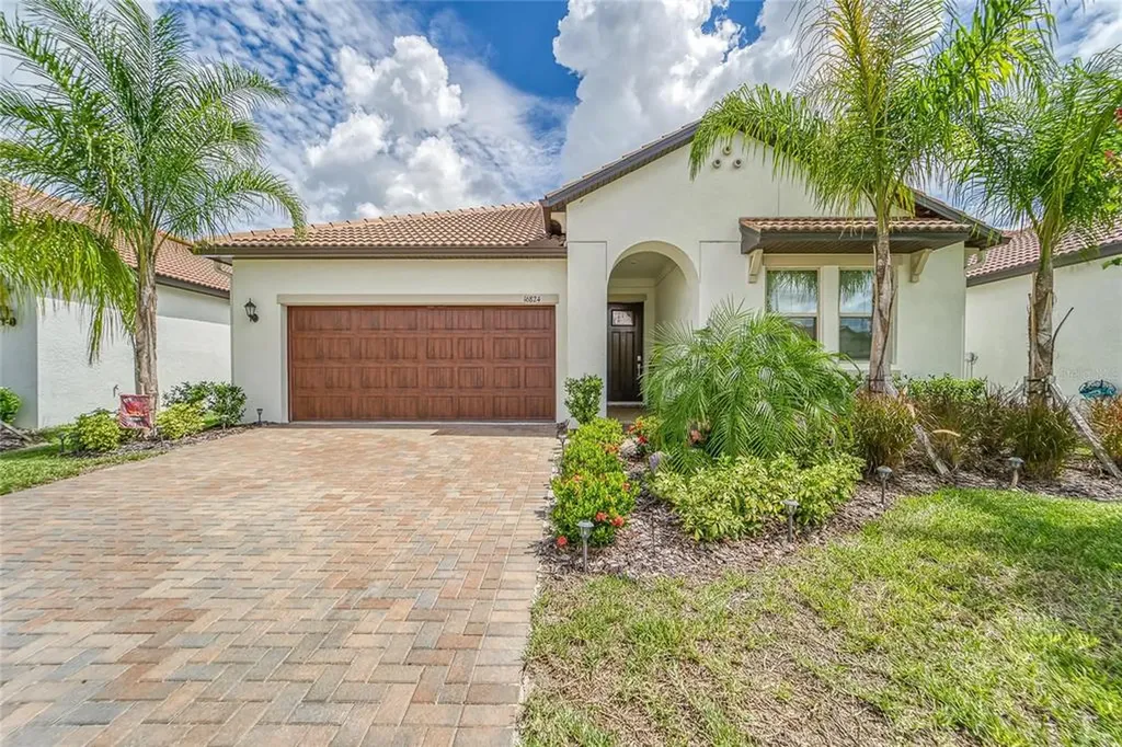16824 Whisper Elm Street Wimauma FL 33598