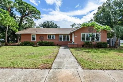 3944 8th Street S St Petersburg FL 33705