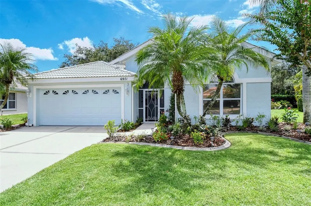 6971 Superior Street Circle Sarasota FL 34243