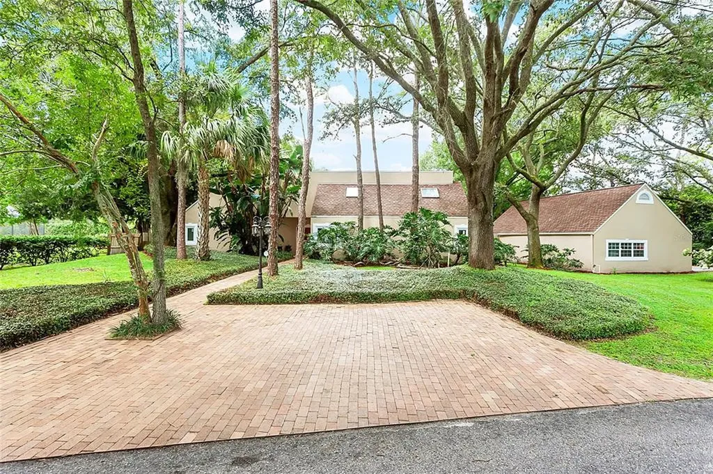9512 Windsong Lane Tampa FL 33618