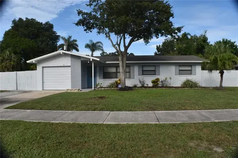 10030 Antilles Drive Seminole FL 33776