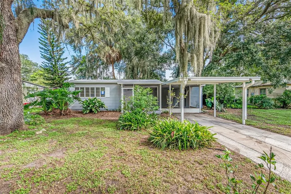 904 Valencia Road Plant City FL 33563