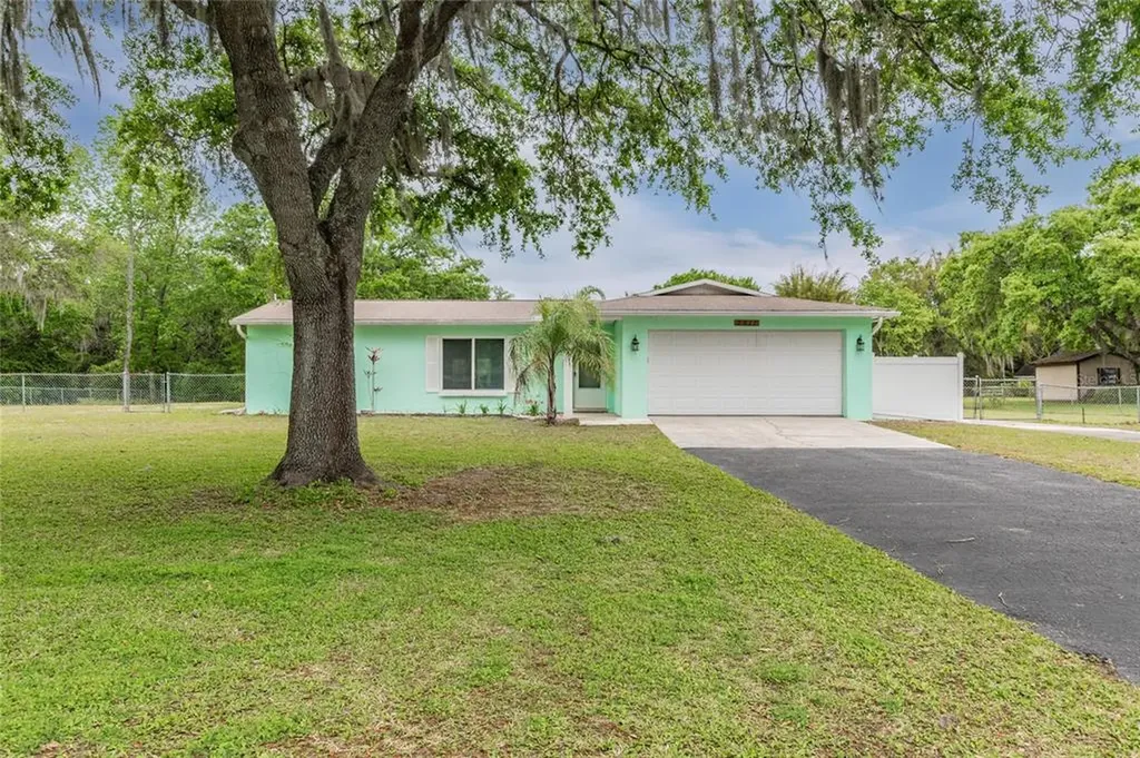 2611 Pemberton Creek Drive Seffner FL 33584