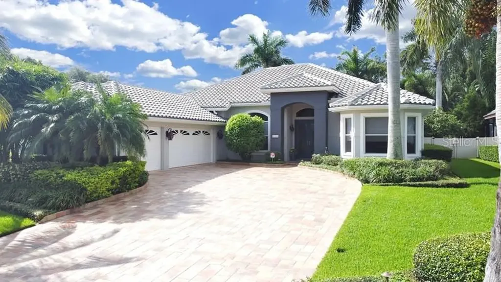 820 Sand Pine Drive NE St Petersburg FL 33703