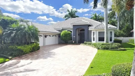 820 Sand Pine Drive NE St Petersburg FL 33703