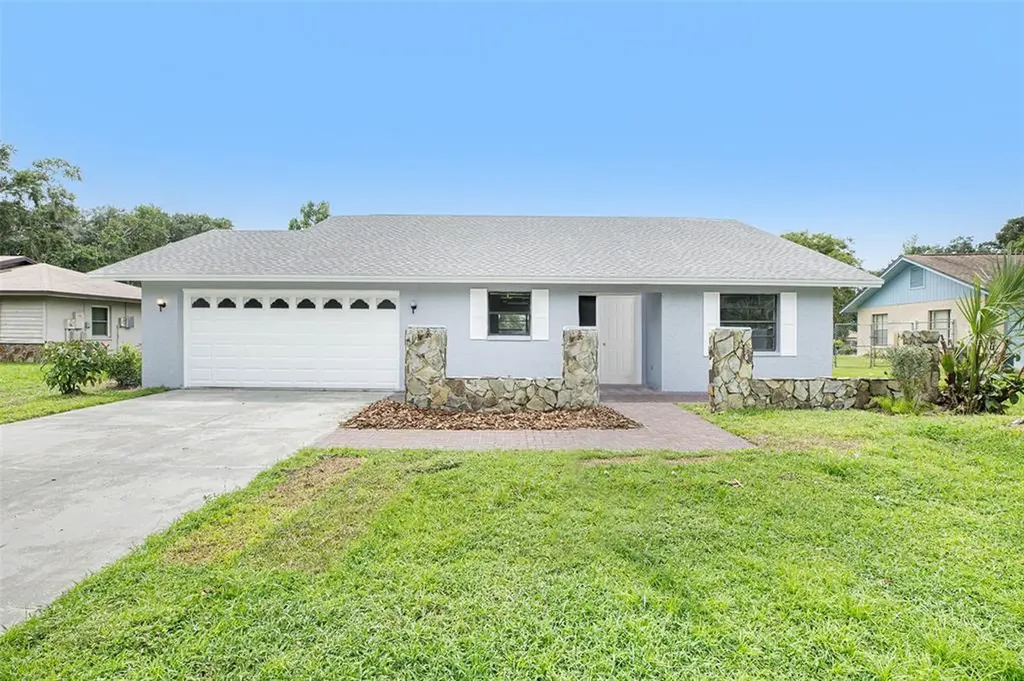 1213 W Redbud Street Plant City FL 33563