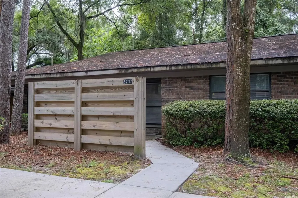 5207 NW 33rd Place Gainesville FL 32606