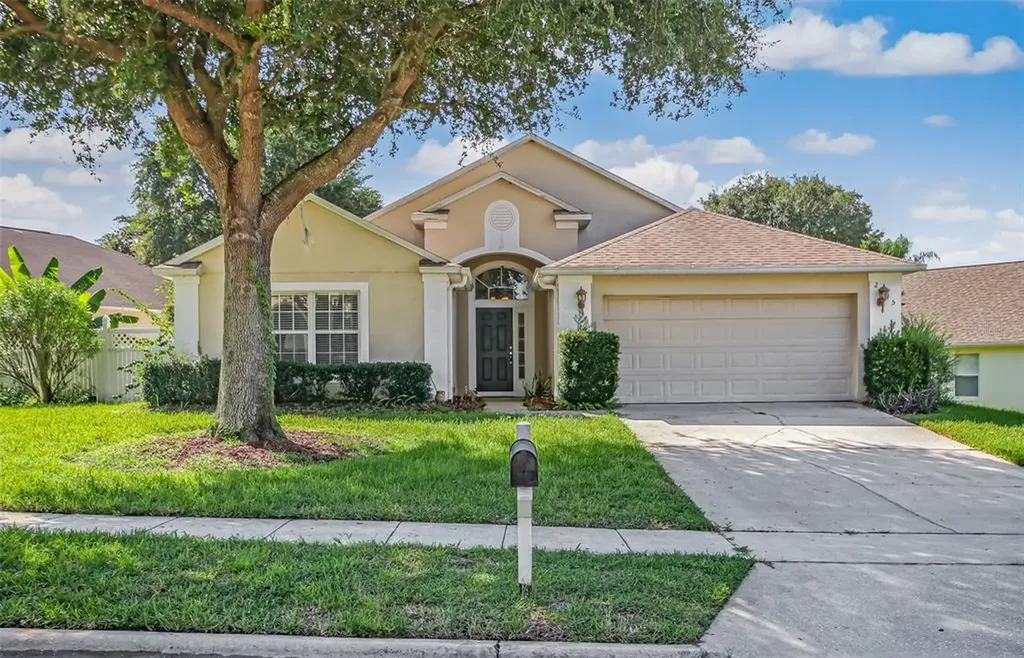 2245 Pelinion Street Apopka FL 32712