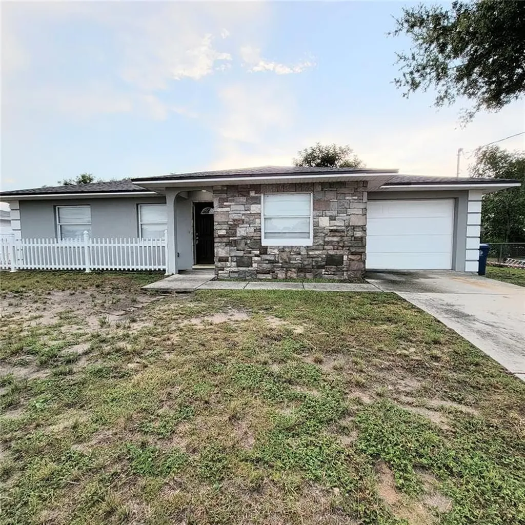 212 S 20th Street Haines City FL 33844