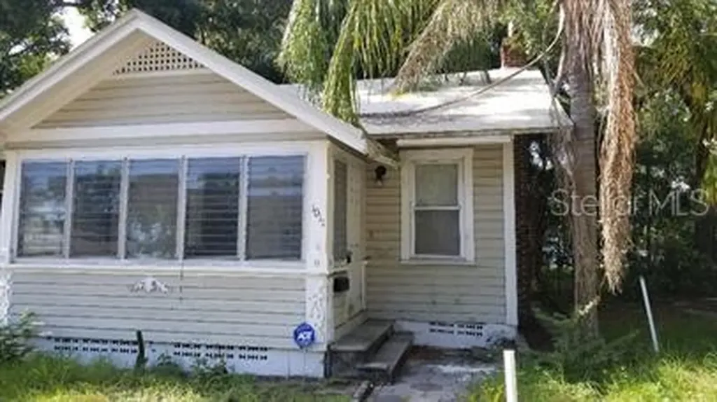 1011 8th Avenue S St Petersburg FL 33705