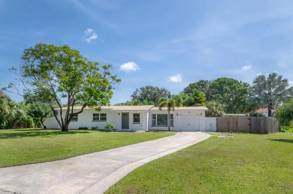 4107 W Coachman Avenue Tampa FL 33611
