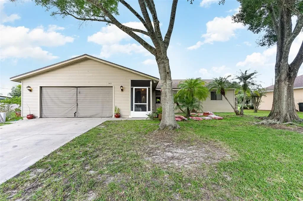 745 Banks Street NW Palm Bay FL 32907