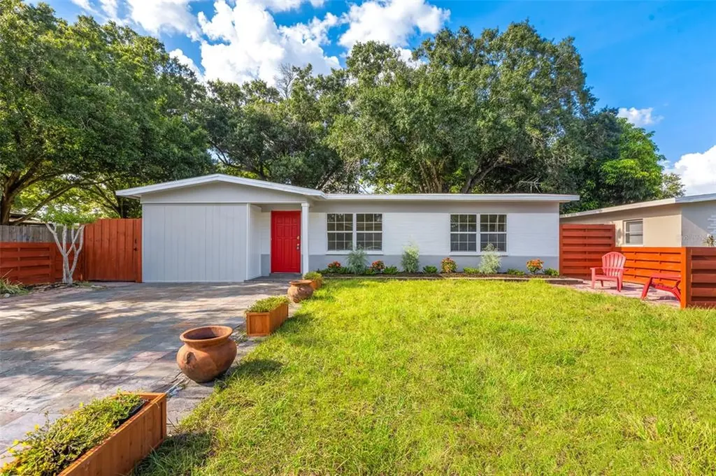 1547 57th Avenue N St Petersburg FL 33703