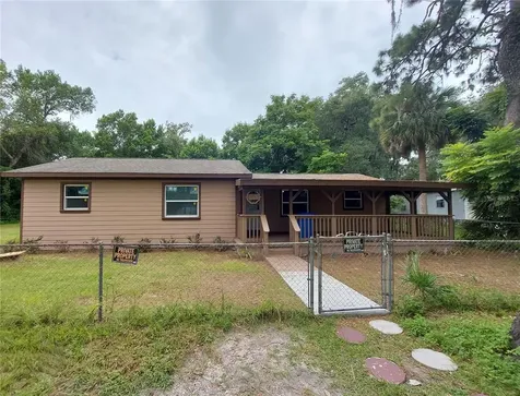 903 Cr 482n Lake Panasoffkee FL 33538