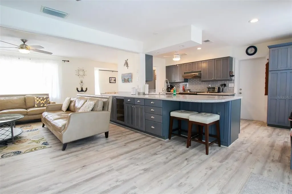 2232 Pine Terrace Sarasota FL 34231