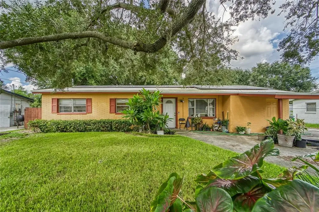 1804 E Alabama Street Plant City FL 33563