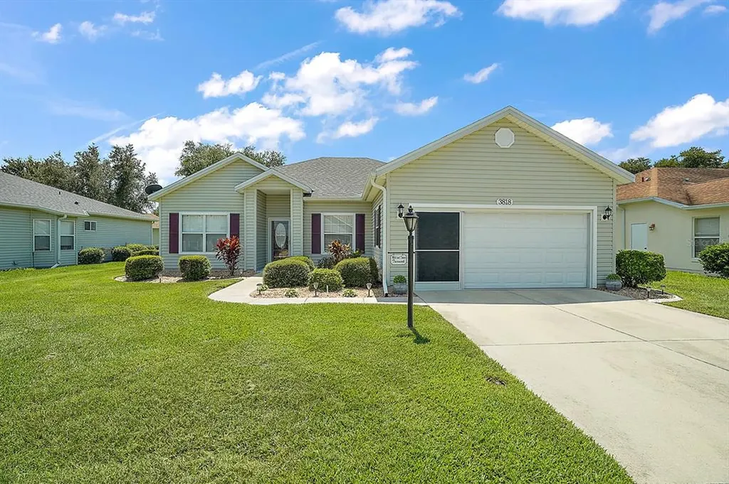 3818 Manor Oaks Court Leesburg FL 34748