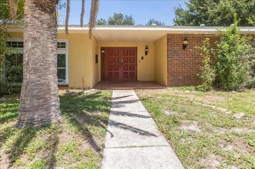 2135 Anastasia Way S St Petersburg FL 33712