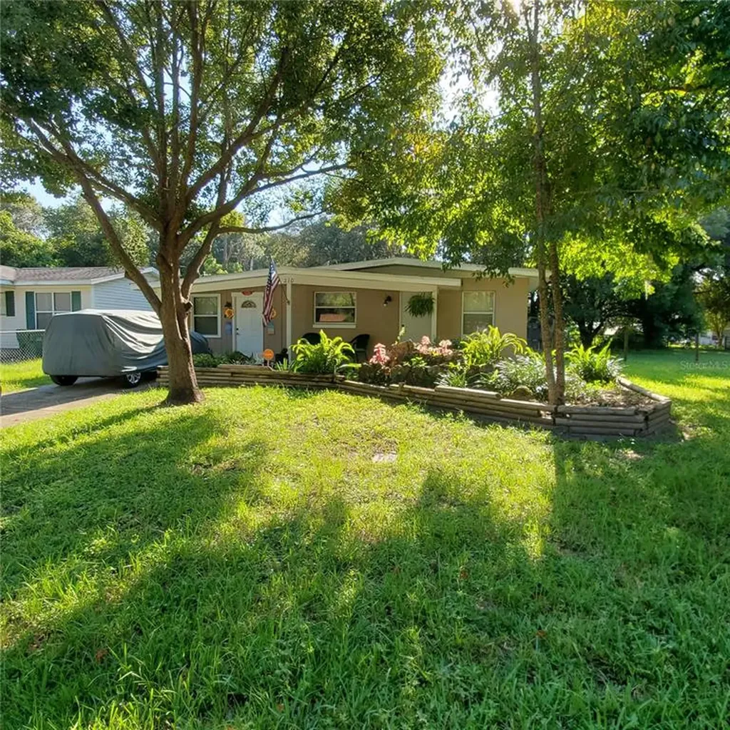210 N Truett Street Leesburg FL 34748