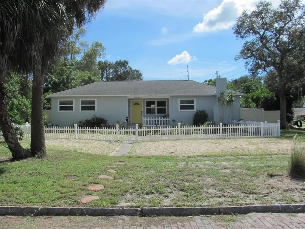 166 Pinellas Way N St Petersburg FL 33710
