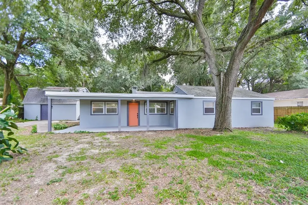 1511 E Giddens Avenue Tampa FL 33610