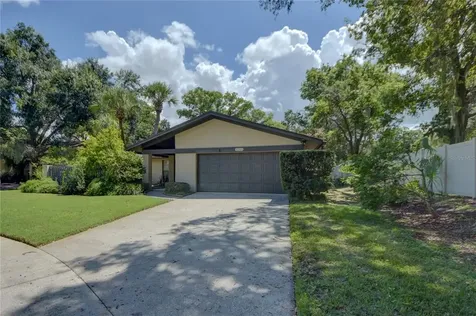 8301 Palma Vista Lane Tampa FL 33614
