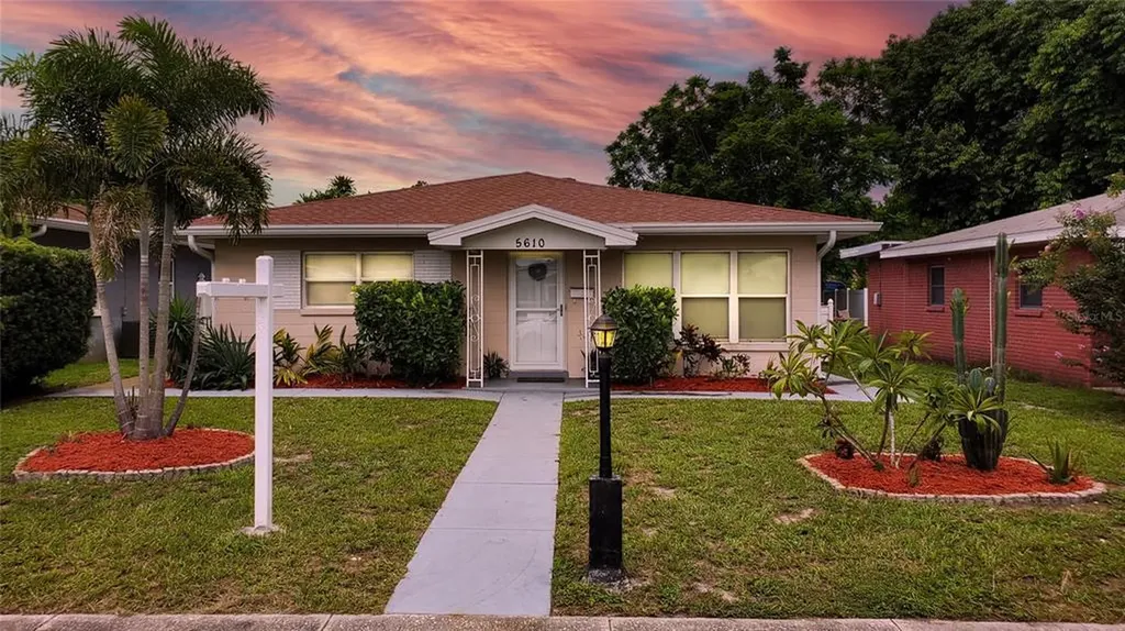 5610 Dartmouth Avenue N St Petersburg FL 33710