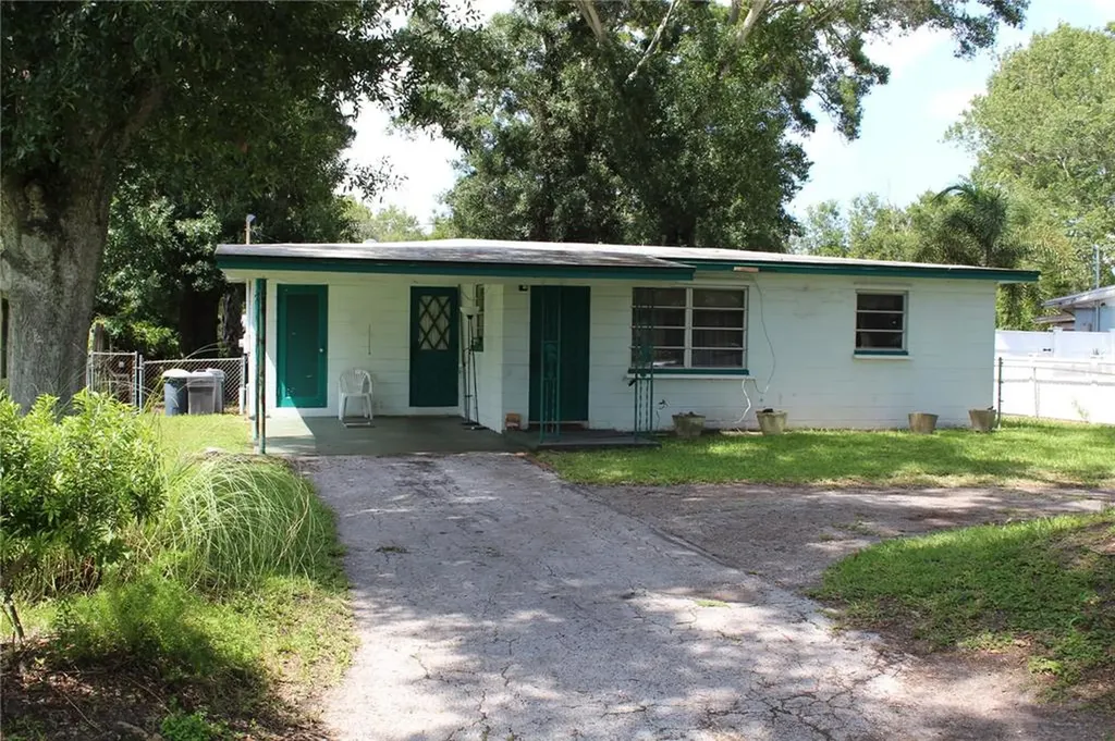 6165 55th Avenue N St Petersburg FL 33709