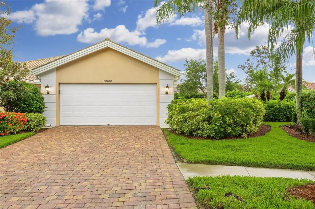 8838 Estepona Court Sarasota FL 34238