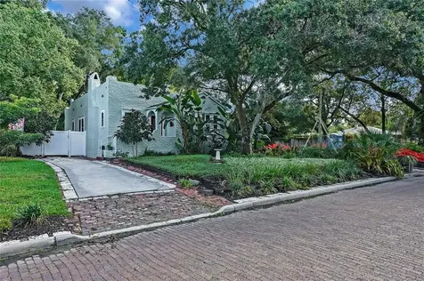 907 W Woodlawn Avenue Tampa FL 33603