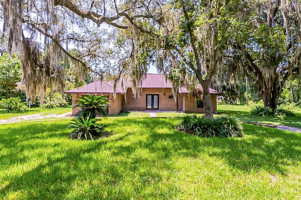 248 W Mcclendon Street Lady Lake FL 32159
