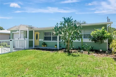 546 85th Avenue N St Petersburg FL 33702