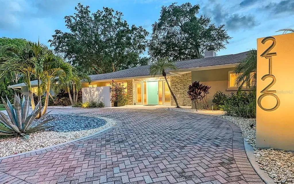 2120 Oriole Drive Sarasota FL 34239