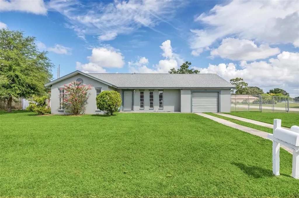801 W Birchwood Circle Kissimmee FL 34743