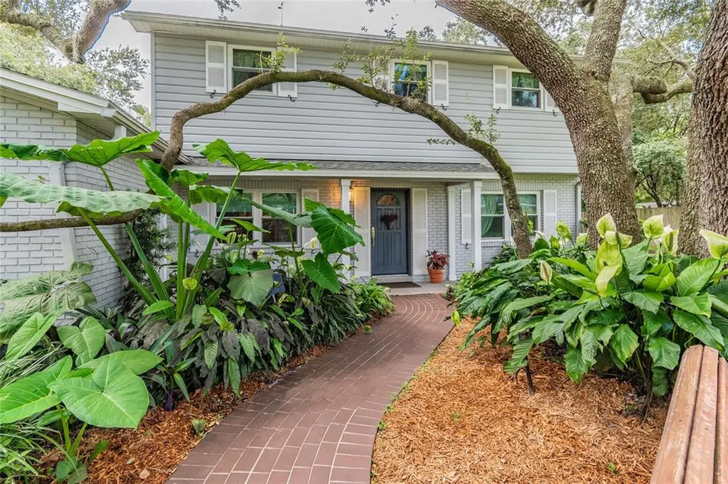 10432 Orange Grove Drive Tampa FL 33618