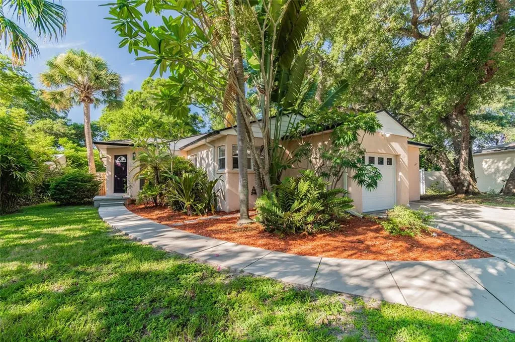 6215 Sanders Drive Tampa FL 33611
