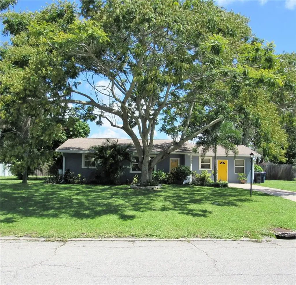 4427 56th Avenue Drive E Bradenton FL 34203
