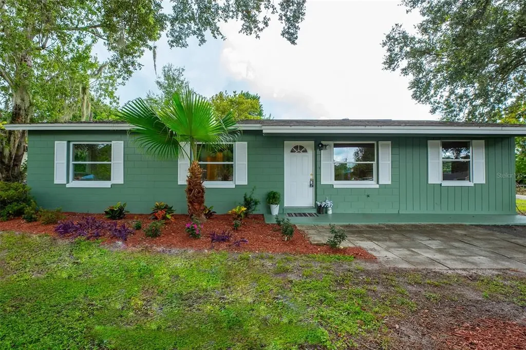 4190 Poinsettia Avenue Mount Dora FL 32757