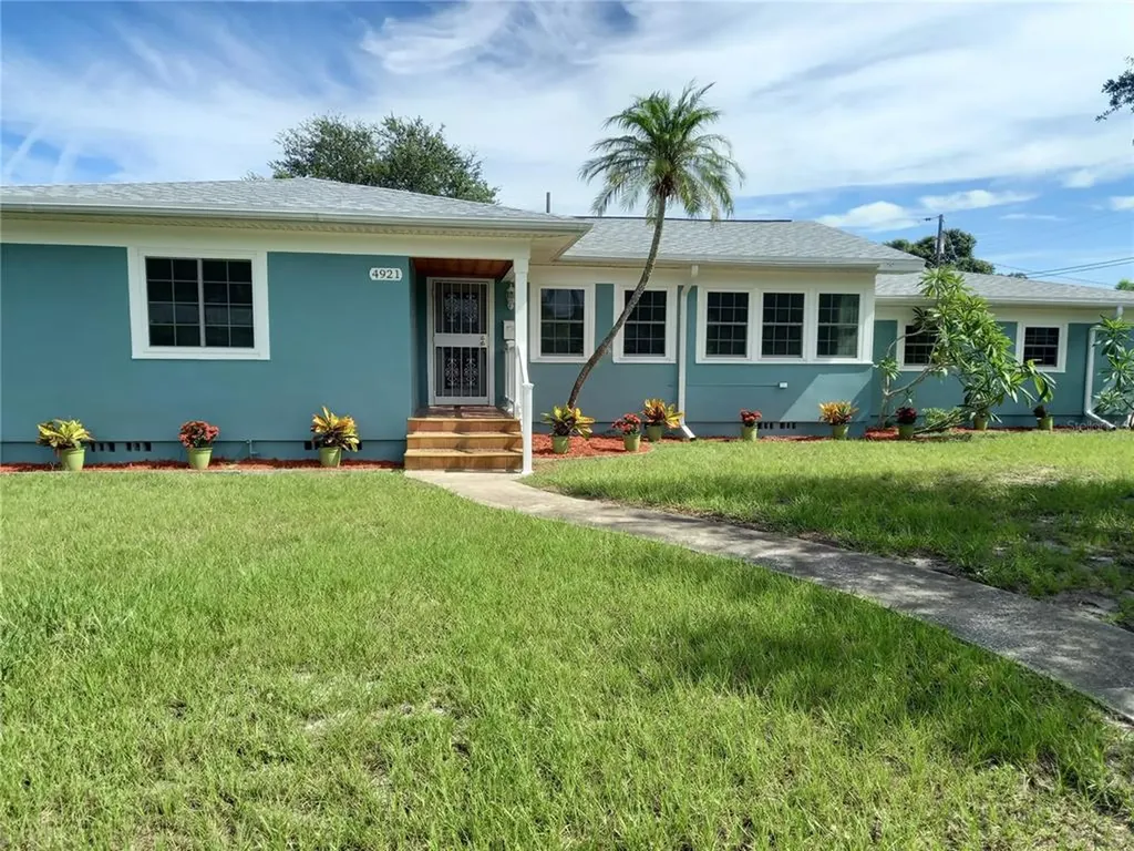 4921 20th Avenue N St Petersburg FL 33710