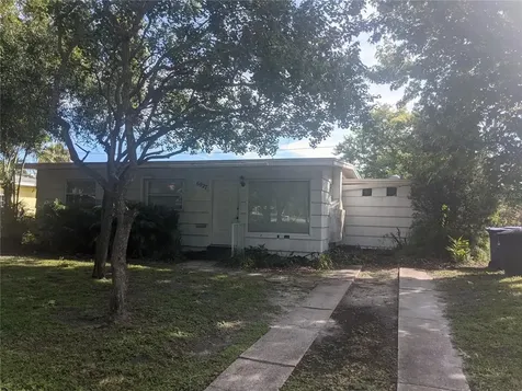 6827 Meadowlawn Drive N St Petersburg FL 33702