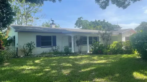 1747 Lakewood Drive S St Petersburg FL 33712