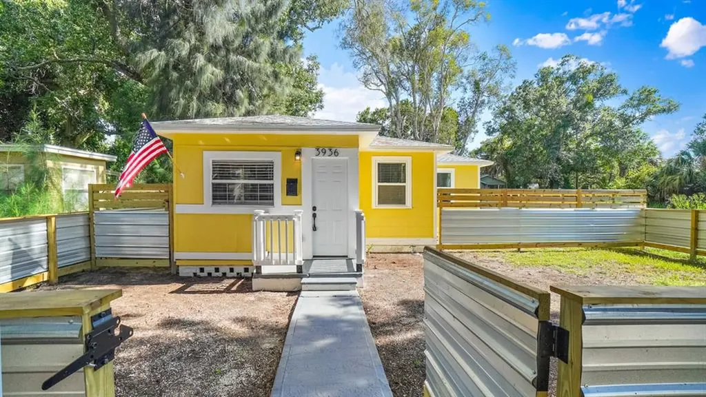 3936 9th Avenue S St Petersburg FL 33711