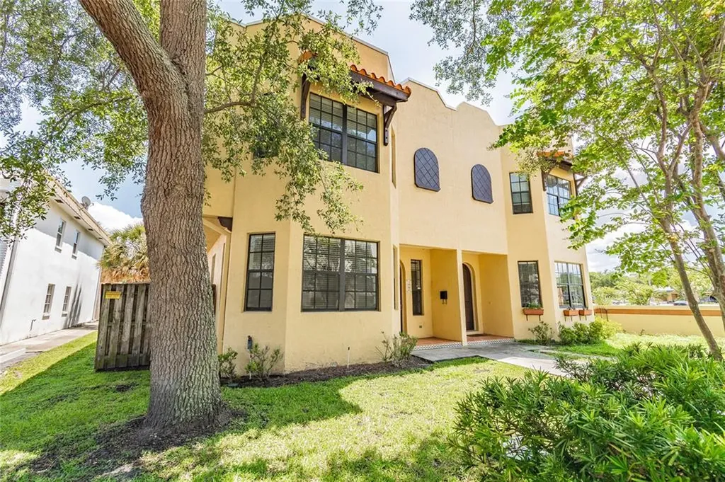 316 34th Avenue N St Petersburg FL 33704
